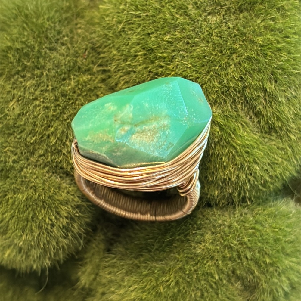Gold Wire Wrapped Green Stone Ring - Picture 7 of 12